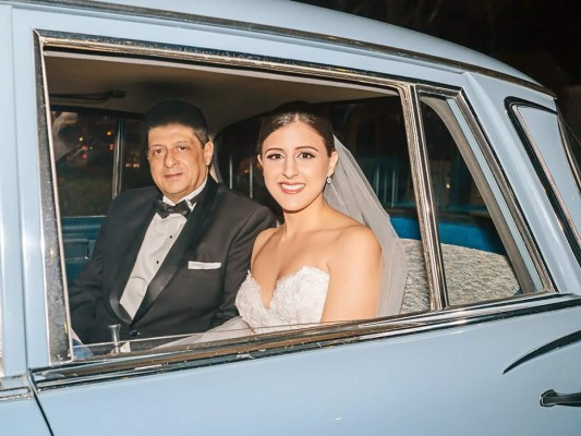 Ricardo Córdoba y Denisse Chinchilla se casan por la iglesia