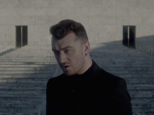 Sam Smith nos da un sneak peek a 'Spectre' en su nuevo video musical