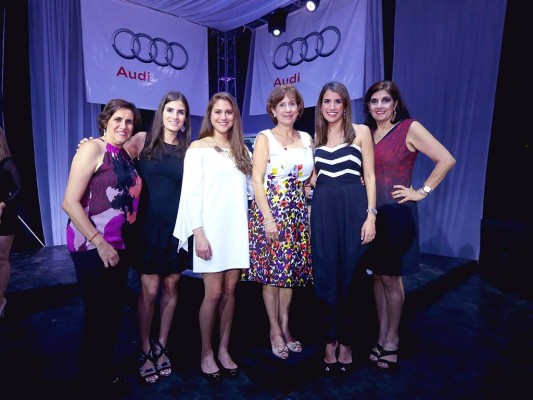 Rosemary, Alessandra, Marcela, Lucette, Sophia y Maribel Andonie.