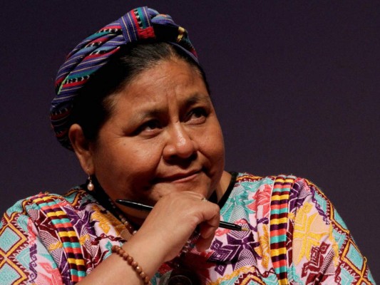 Rigoberta Menchú<br/>Esta líder indígena, activista, defensora de los derechos humanos y ganadora del Premio Nobel de la Paz guatemalteca formará parte de la toma de posesión.