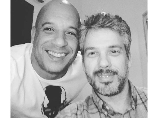 Sabías que el protagonista de Fast and Furious tiene un hermano gemelo llamado Paul.