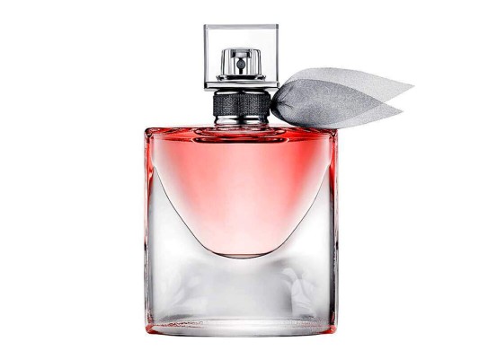 LA VIE EST BELLE EAU DE PARFUM by LANCÔME. Esta fragancia, una de las estrellas de Lancôme, transmite la belleza de la vida y está inspirada en los pequeños detalles que nos hacen disfrutar de ella.Una mezcla de notas como vainilla, iris y pachulí para una mujer sofisticada y cargada de energía positiva.
