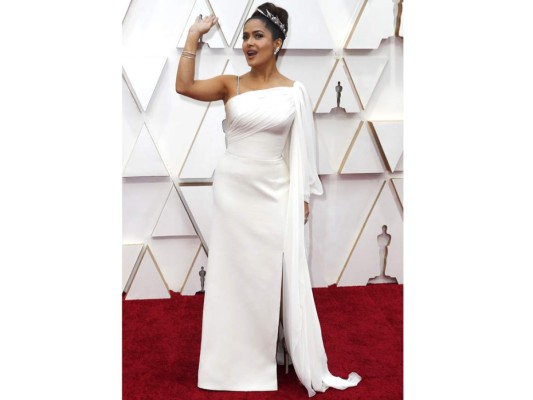 Salma Hayek, eligió a Gucci para la entrega de los Oscars<br/><br/>