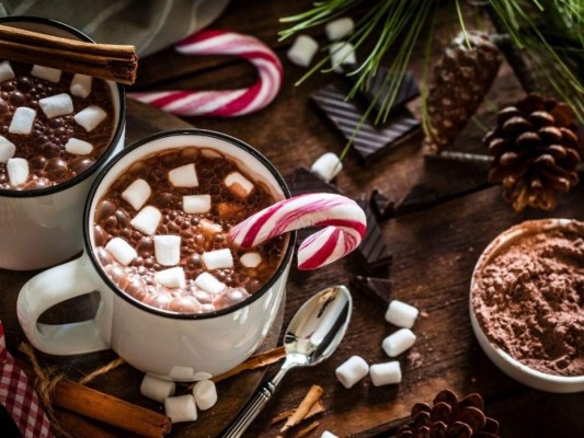 Chocolate caliente con malvaviscos.