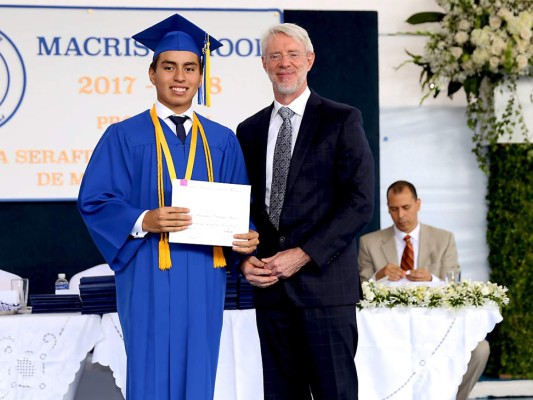 Entrega de títulos Macris School