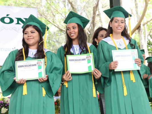 Graduación de la DelCampo International School