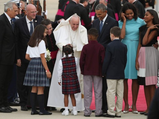 El papa Francisco llegó este martes a Washington proveniente de La Habana, en el inicio de una visita de seis días a Estados Unidos como portador de un discurso que despierta enorme expectativa entre católicos pero abiertas críticas entre los sectores más conservadores.