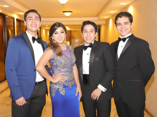 Los Seniors de la Dowal School 2019 celebran su Prom al estilo años 20s