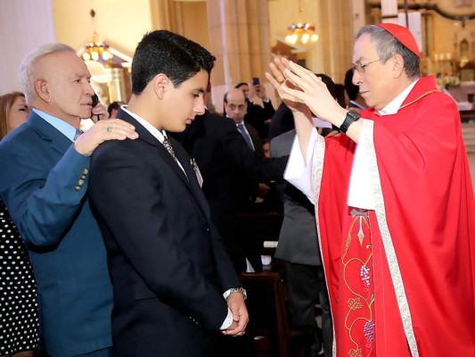 Confirmación de alumnos de Escuela Americana