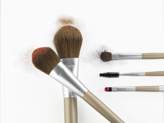 Las brochas<br/>Perfect match<br/>Para que tu maquillaje tenga el resultado que deseas debes aprender el uso adecuado de cada brocha y la manera como se debe utilizar. Asimismo no olvides lavar regularmente y guardarlas en su estuche