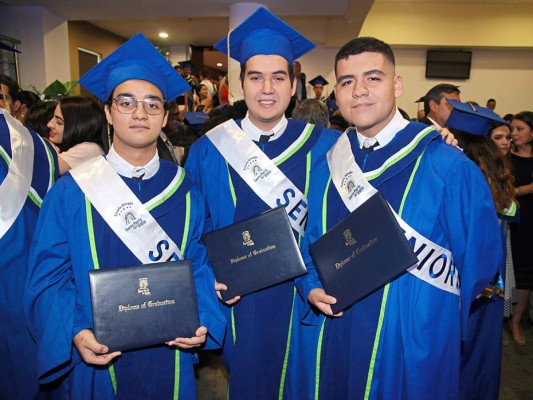 Misa de Acción de Gracias por los nuevos graduados de Santa María del Valle  