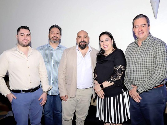 Con éxito finalizó la conferencia 'Construyendo una marca poderosa' en Tegucigalpa