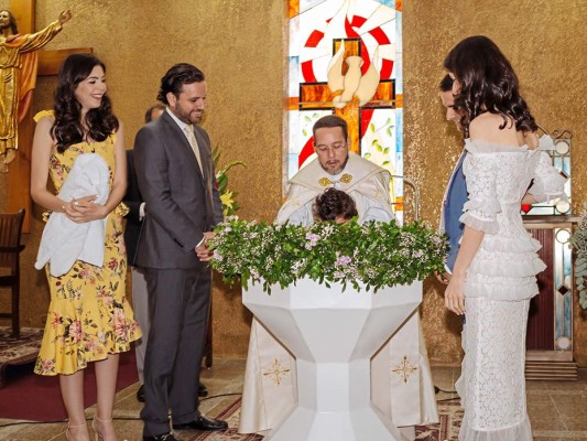 Elegante recepción por el bautizo de Camila Isabel Monterroso