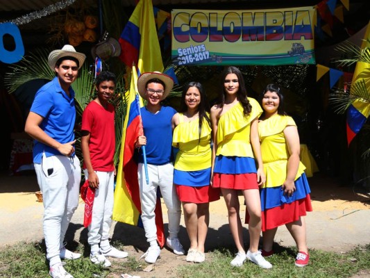 Festival Folclórico de la Academia Americana