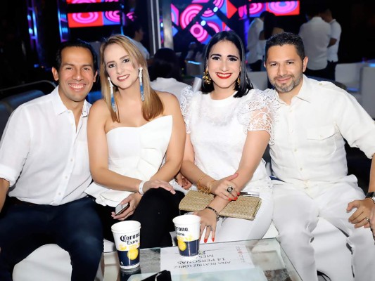 Juan Carlos y Mirela Ramirez con Benito e Indira Zelaya