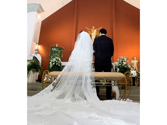 La boda eclesiástica de Paola Pineda y Alejandro Martínez    