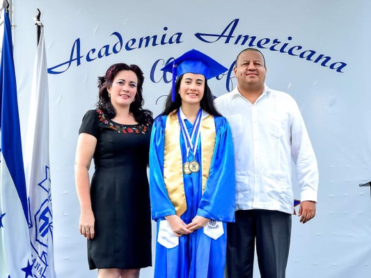 La graduación de la Academia Americana