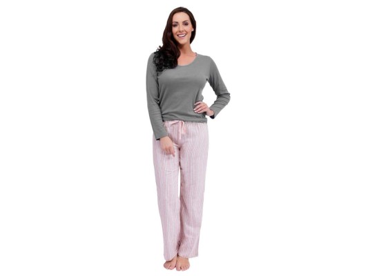 El par de pijamas viejo. Si, sabemos que te rehúsas a deshacerte de ellos pero es necesario desprenderte de la ropa de dormir demasiado vieja, no importa lo confortable que sea. Lo mismo aplica para la ropa interior.