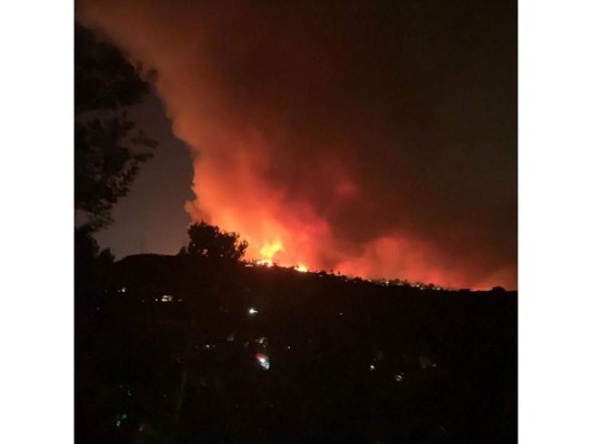Celebridades forzadas a evacuar sus casas por incendio en California
