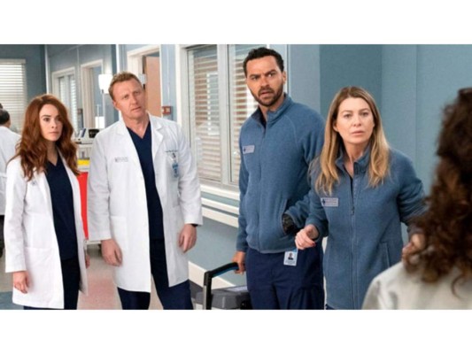 Meredith, Richard y Alex intentan enfrentar su futuro después del escándalo del fraude al seguro. Mientras, una nueva persona asume el mando de Grey Sloan Memorial.