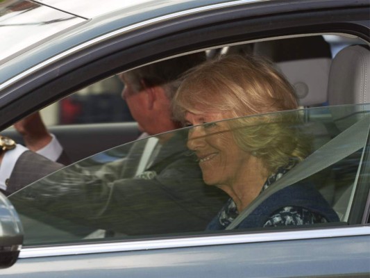 Abuelos visitan a princesa de Cambridge