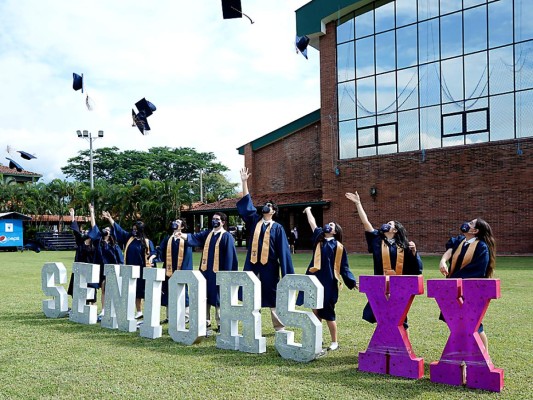 Graduación de los Seniors 2020 de la Escuela Seran