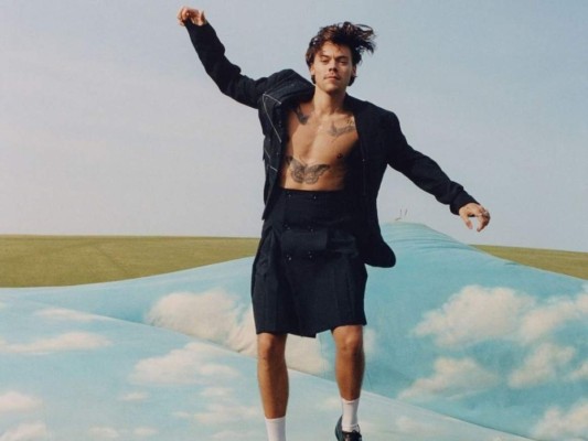 Harry Styles llega a la portada de Vogue y se vuelve histórico