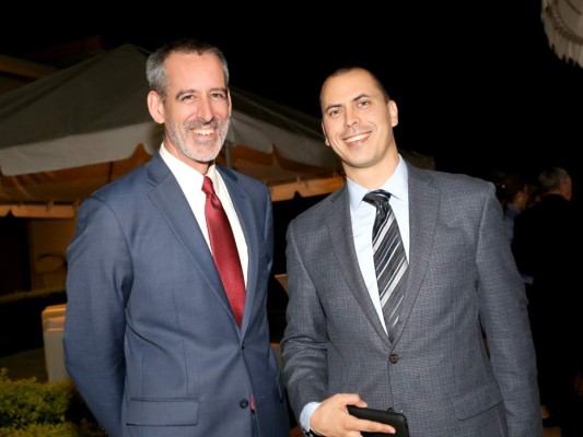 Recepción para despedir al embajador James Nealon