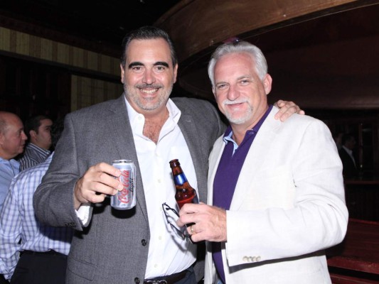 Alegre despedida para Boyce Lloyd  