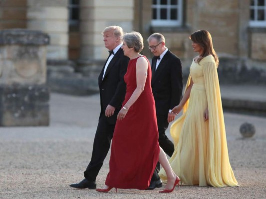 El vestido por el que Melania y Donald Trump son comparados con 'La Bella y la Bestia'