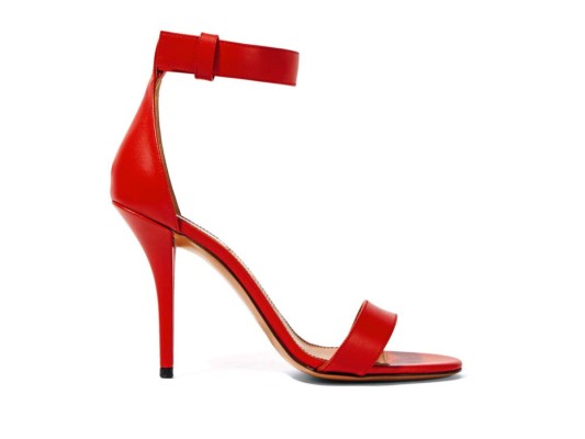 Vibrantes sandalias rojas de Gianvito Rossi.