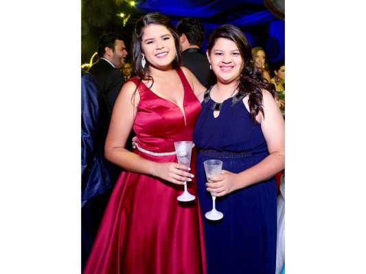 Glamour en la gala de la Escuela Internacional Sampedrana