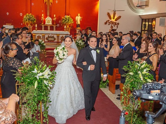 Brindis por el nuevo matrimonio de Guillermo Bográn y Mildred Reyes