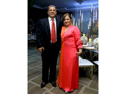 Bechir Bendeck y Lilian Pineda celebran boda religiosa