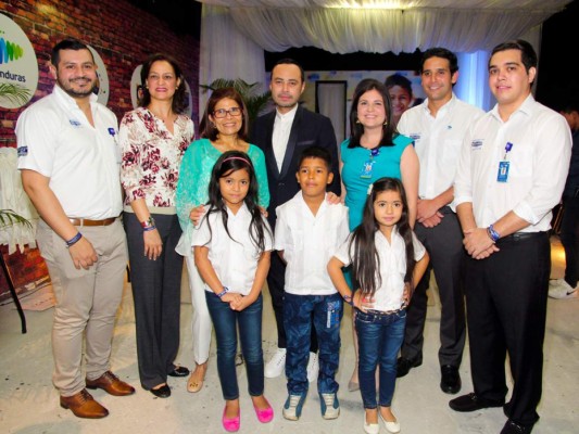 Lanzamiento de 'Una Camisa Blanca para Honduras'