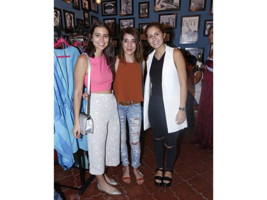 Tarde de moda y solidaridad en La Musa Gastropub