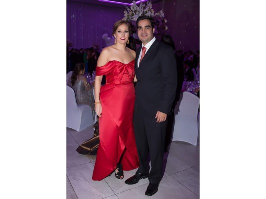 Guillermo Orellana y Giordanna Kafati festejan su boda
