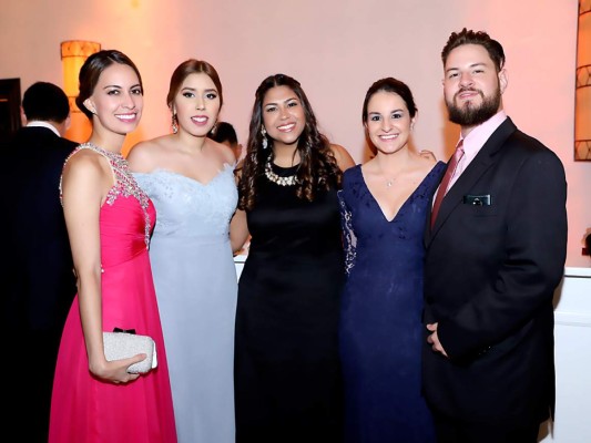 Ailling Chávez, Alejandra Villeda, María Isabel Simón, Marcela y Marco Laitano