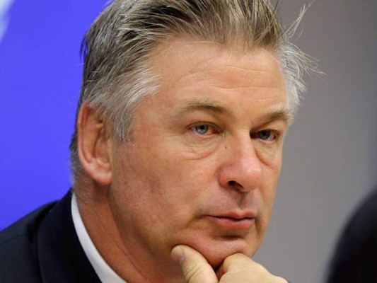 Alec Baldwin regresa luego de accidente en set