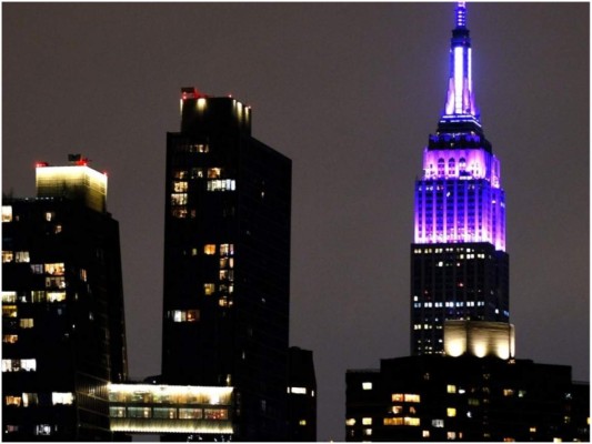 El Empire State se ilumina en honor a los trabajadores de transporte público de NY