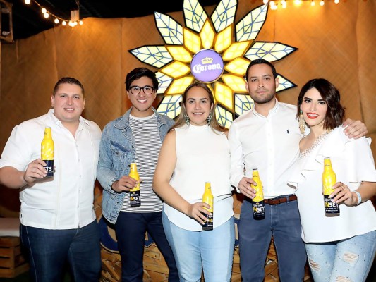 Lanzamiento Corona Summertime Sunsets Roatán en Boxtown