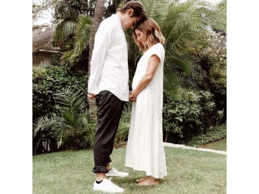 Ashley Tisdale<br/>La intérprete de Sharpay Evans anunció la noticia a través de Instagram. Este sería su primer hijo junto a Christopher French, con quien se casó en 2014.