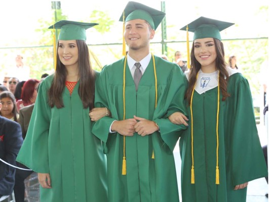 Entrega de títulos DelCampo International School II parte