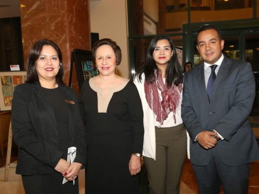 Alessandra Foletti inaugura exposición de arte en el Marriott