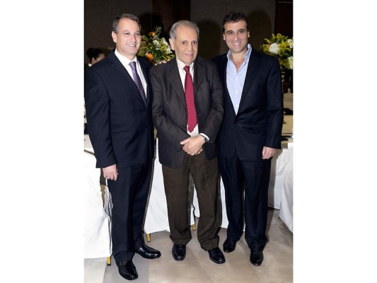 Club Rotario reconoce a destacados empresarios de C.A.  
