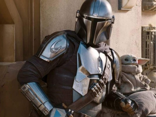 2. The Mandalorian<br/>The Mandalorian fue un éxito para Disney+, no cabe duda de eso. Este programa inspirado en el universo de Star Wars cuesta alrededor de 15 millones de dólares por episodio.