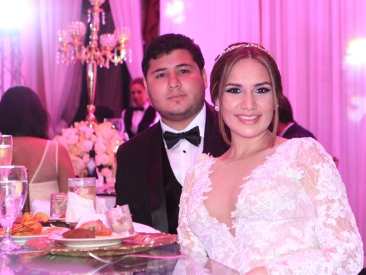 Stephanie Cordón y Fuad Hawit se casan  