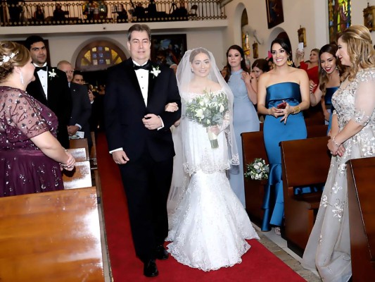 La boda eclesiástica de Remo Fernando Memoli y Marisela Avilés Durón