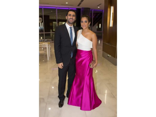 Guillermo Orellana y Giordanna Kafati festejan su boda