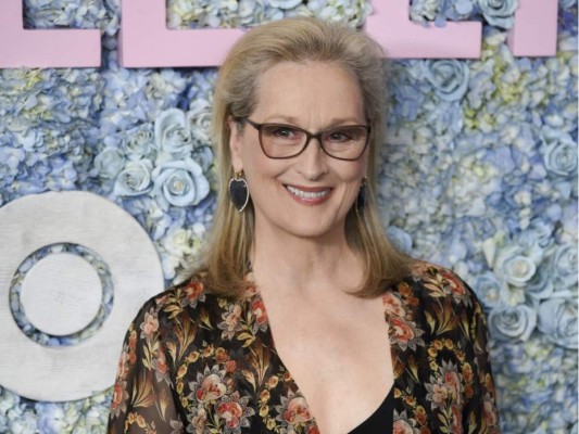 La actriz Meryl Streep cantó junto a sus amigas mientras disfrutaban de una copa